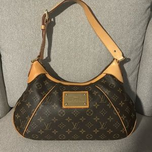 Louis Vuitton Thames in real good condition